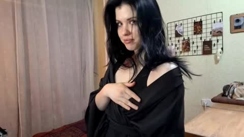 Mia online show from 03.25.26