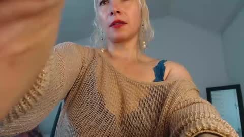 Snapshot of ingridbergman chatting on 12.27.24 online show from 12.27.24