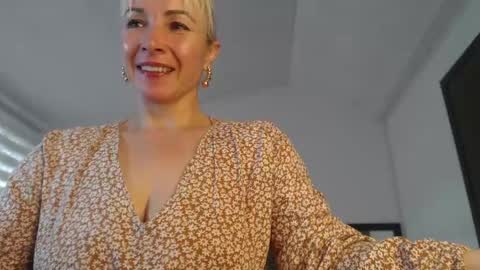Snapshot of ingridbergman chatting on 01.21.25 online show from 01.21.25