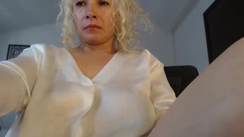 Snapshot of ingridbergman chatting on 01.23.25 online show from 01.23.25