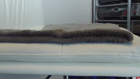 Hanging Out online show from 01.22.25