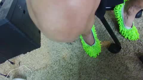 Hanging Out online show from 10.08.25