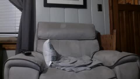 Snapshot of inmybackyard chatting on 02.19.25 InMyBackyard online show from 02.19.25