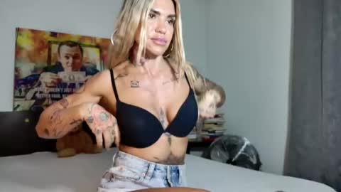 Snapshot of inna_sense chatting on 10.25.25 inna_sense online show from 10.25.25