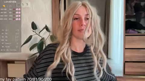 Snapshot of inner_bloom chatting on 10.31.25 inner_bloom online show from 10.31.25