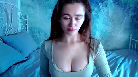 Lina online show from 12.15.25