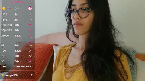 Laroa online show from 12.05.24