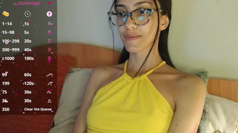 Laroa online show from 01.27.25