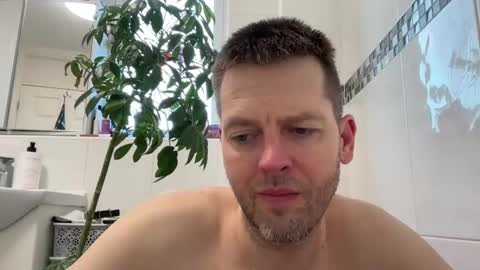 Snapshot of interestedhun chatting on 03.09.25 InterestedHun online show from 03.09.25