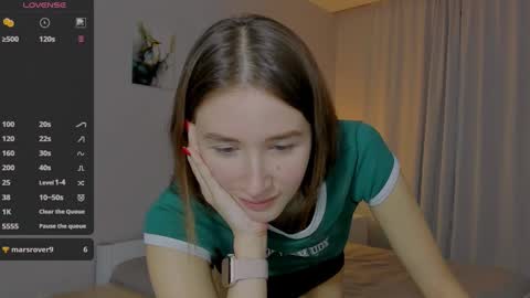 Snapshot of internetsexplorer chatting on 01.22.25 Bernadette Join online show from 01.22.25