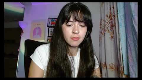 Snapshot of internetxdoll chatting on 10.17.25 Call me Avri thumps up 666 help pls..Dont forget to smile online show from 10.17.25