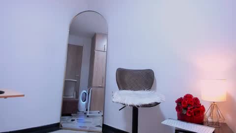 Pantyhose Queen online show from 11.30.25