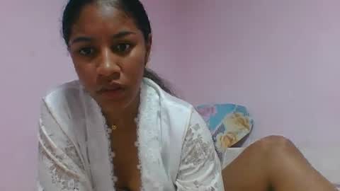 Snapshot of iriella2908 chatting on 09.19.25 iriella2908 online show from 09.19.25
