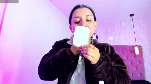 Snapshot of iris_77 chatting on 10.30.25 iris_77 online show from 10.30.25