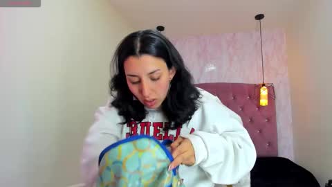 Snapshot of iris_77 chatting on 11.05.25 iris_77 online show from 11.05.25