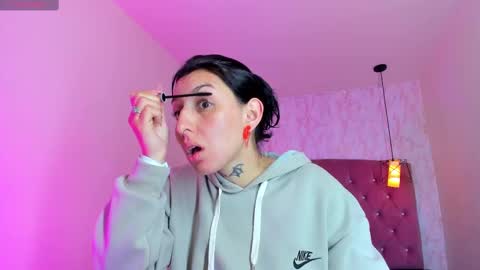 Snapshot of iris_77 chatting on 11.18.25 iris_77 online show from 11.18.25