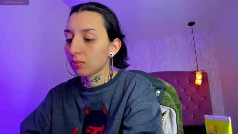 Snapshot of iris_77 chatting on 11.21.25 iris_77 online show from 11.21.25