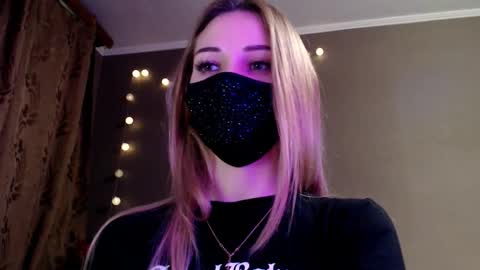 Snapshot of iris_lave chatting on 02.05.26 Lily online show from 02.05.26