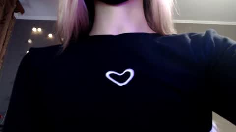 Snapshot of iris_lave chatting on 02.08.26 Lily online show from 02.08.26