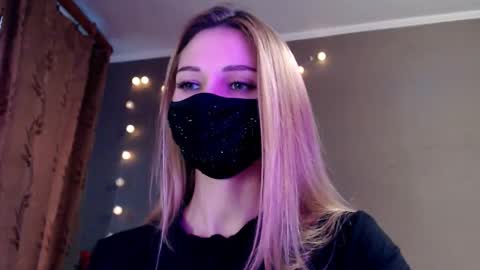 Snapshot of iris_lave chatting on 02.11.26 Lily online show from 02.11.26