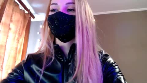 Snapshot of iris_lave chatting on 02.23.26 Lily online show from 02.23.26