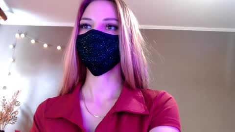 Snapshot of iris_lave chatting on 04.29.26 Lily online show from 04.29.26
