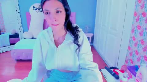 Iris online show from 01.17.25