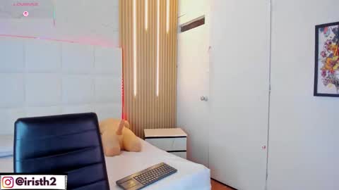 Snapshot of iris_thompson chatting on 11.11.25 Iris online show from 11.11.25