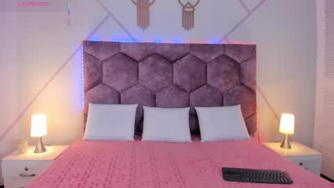 Snapshot of iris_thompson chatting on 11.15.25 Iris online show from 11.15.25