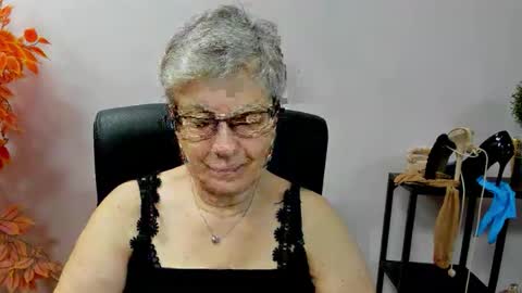 I R I S online show from 10.08.25