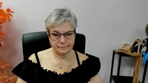 I R I S online show from 10.10.25