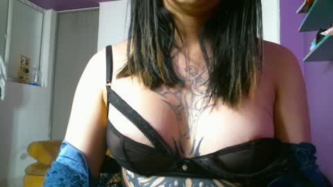 Snapshot of irisbell_ chatting on 12.05.24 Camilla online show from 12.05.24