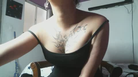 Snapshot of irisbell_ chatting on 01.14.25 Camilla online show from 01.14.25