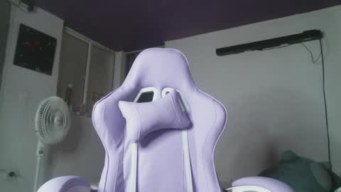 Snapshot of irisbell_ chatting on 01.27.25 Camilla online show from 01.27.25