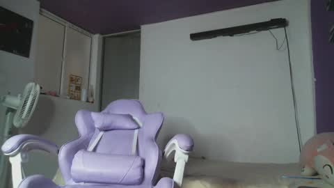 Snapshot of irisbell_ chatting on 02.23.25 Camilla online show from 02.23.25