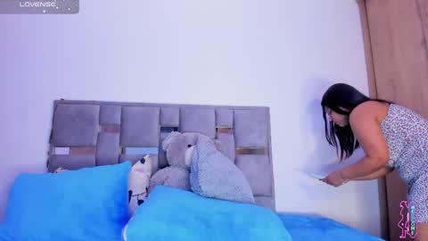 Snapshot of iriss_25 chatting on 05.11.26 iris online show from 05.11.26