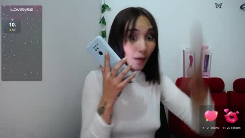 Snapshot of isa_bella___ chatting on 01.08.25 Isa online show from 01.08.25