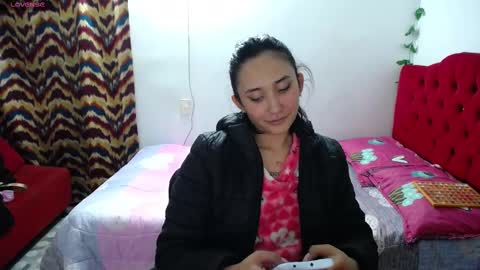 Snapshot of isa_bella___ chatting on 03.07.25 Isa online show from 03.07.25