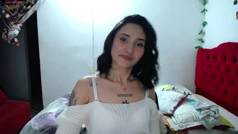 Snapshot of isa_bella___ chatting on 03.08.25 Isa online show from 03.08.25