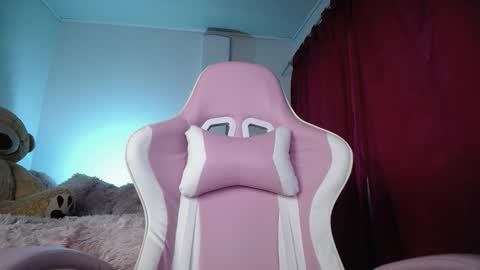 Snapshot of isa_emeralds chatting on 09.11.25 Isabella online show from 09.11.25