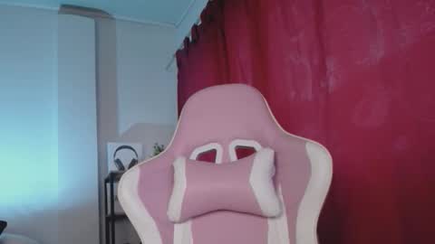 Snapshot of isa_emeralds chatting on 09.23.25 Isabella online show from 09.23.25