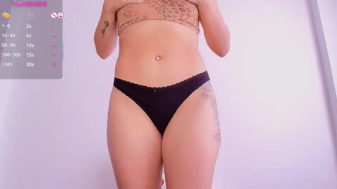 Snapshot of isa_laurentt chatting on 02.11.25 Isabella Laurentt  online show from 02.11.25