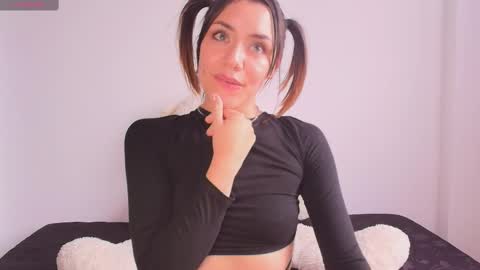 Snapshot of isa_laurentt chatting on 02.13.25 Isabella Laurentt  online show from 02.13.25