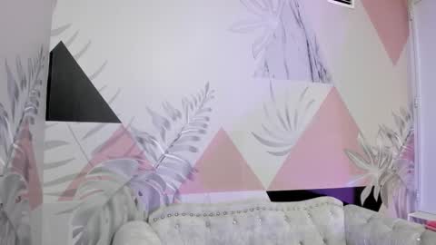    online show from 03.08.25