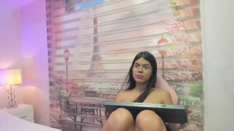    online show from 10.08.25