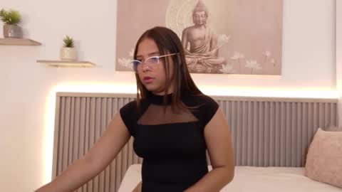 Isabel online show from 11.05.25