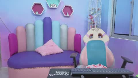 Isaa Skinny  online show from 04.16.26