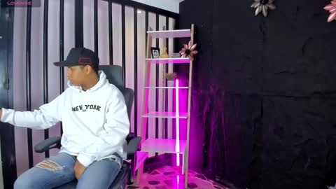 IsaacBlack  online show from 10.08.25