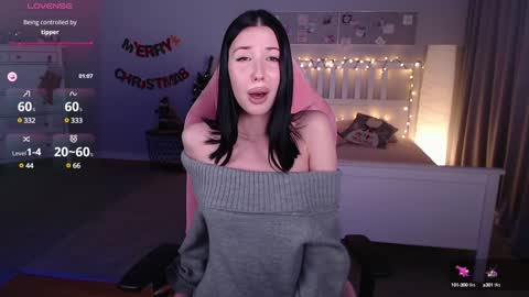 Snapshot of isabel_fontana chatting on 12.29.24 Bella online show from 12.29.24