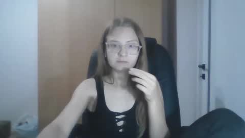 isabel_loveee online show from 09.30.25